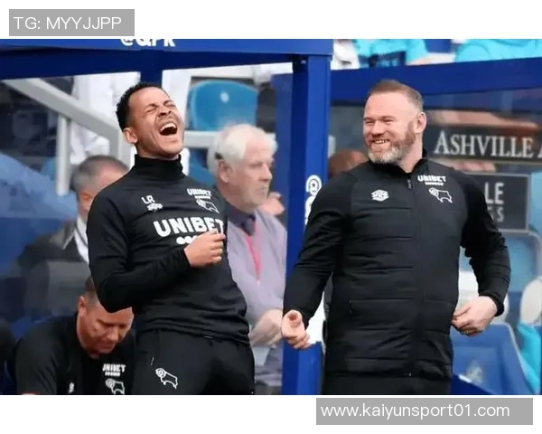 罗塞尼尔与球员亲密互动赢得年轻一代的喜爱与尊重