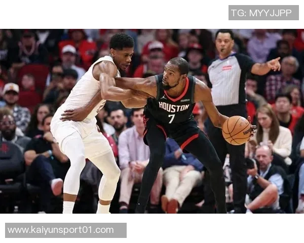 乌度卡称赞谢泼德投射能力期待他在阅读防守与传球方面的进步