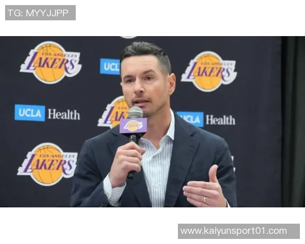 雷迪克谈太阳队合练情况强调球队凝聚力与现实挑战