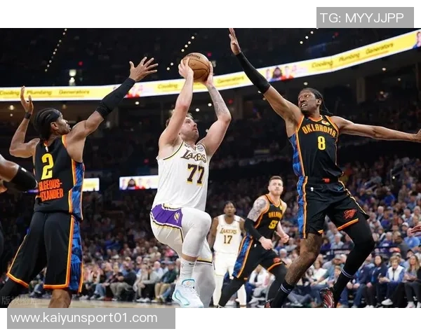 勇士轻松战胜湖人雷霆险胜火箭展现实力与紧张局势的微妙平衡