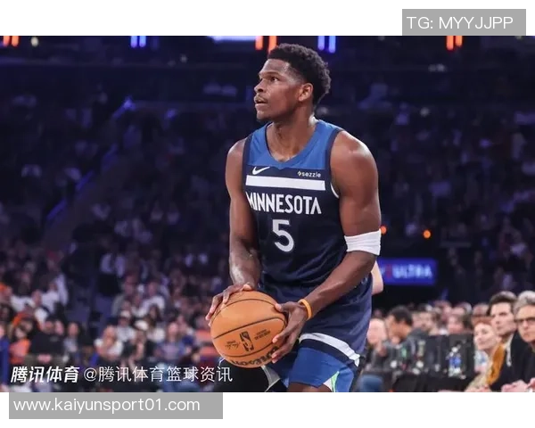 爱德华兹现场脱下比赛球衣赠送球迷令人惊叹的温暖瞬间